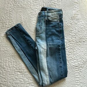 Juniors Kendall & Kylie Skinny Jeans